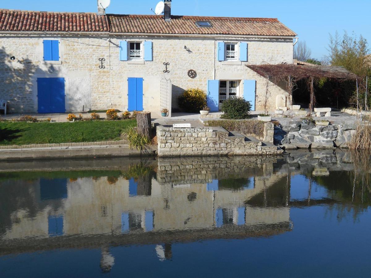 Marais Poitevin Bord Riviere Peche ,Barque, Velos, Wifi, Linge, Cheminee, Cuisine, Terrain De Boules La Taillee 外观 照片