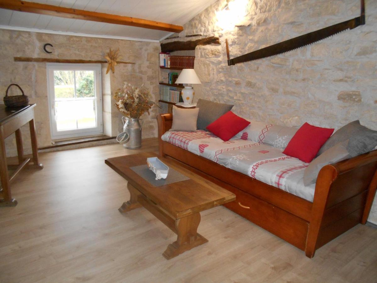 Marais Poitevin Bord Riviere Peche ,Barque, Velos, Wifi, Linge, Cheminee, Cuisine, Terrain De Boules La Taillee 外观 照片